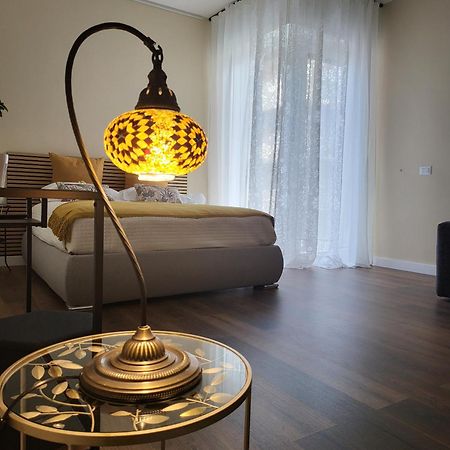 La Dimora Dell'Arte Bed & Breakfast Bari Bagian luar foto