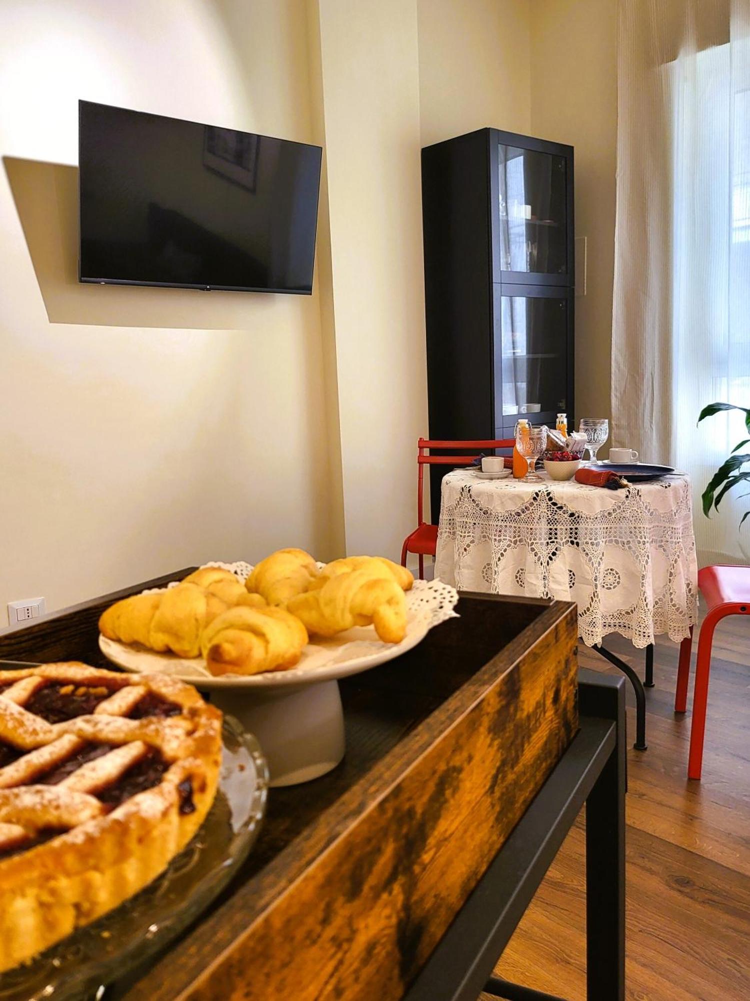 La Dimora Dell'Arte Bed & Breakfast Bari Bagian luar foto