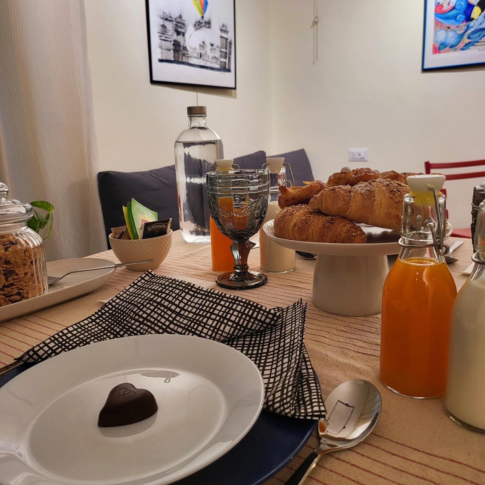 La Dimora Dell'Arte Bed & Breakfast Bari Bagian luar foto