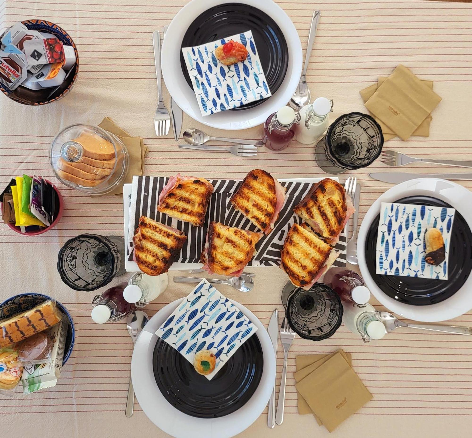La Dimora Dell'Arte Bed & Breakfast Bari Bagian luar foto
